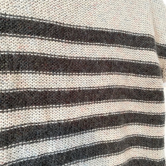 Gap Gray Short Sleeve Mohair Sweater, M - Picture 4 of 9